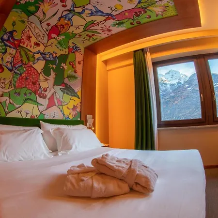 Omama Hotel