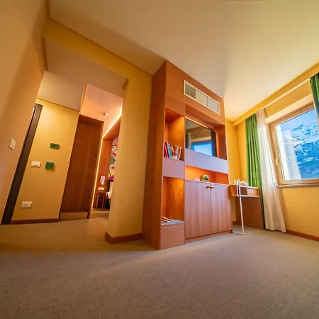 Omama Hotel 4*