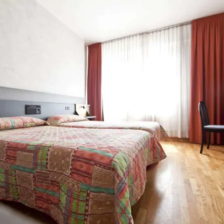 Omama Hotel 4*